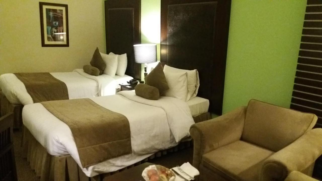Smart Hotel Lahore Luaran gambar
