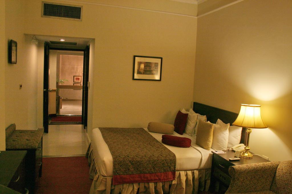 Smart Hotel Lahore Bilik gambar