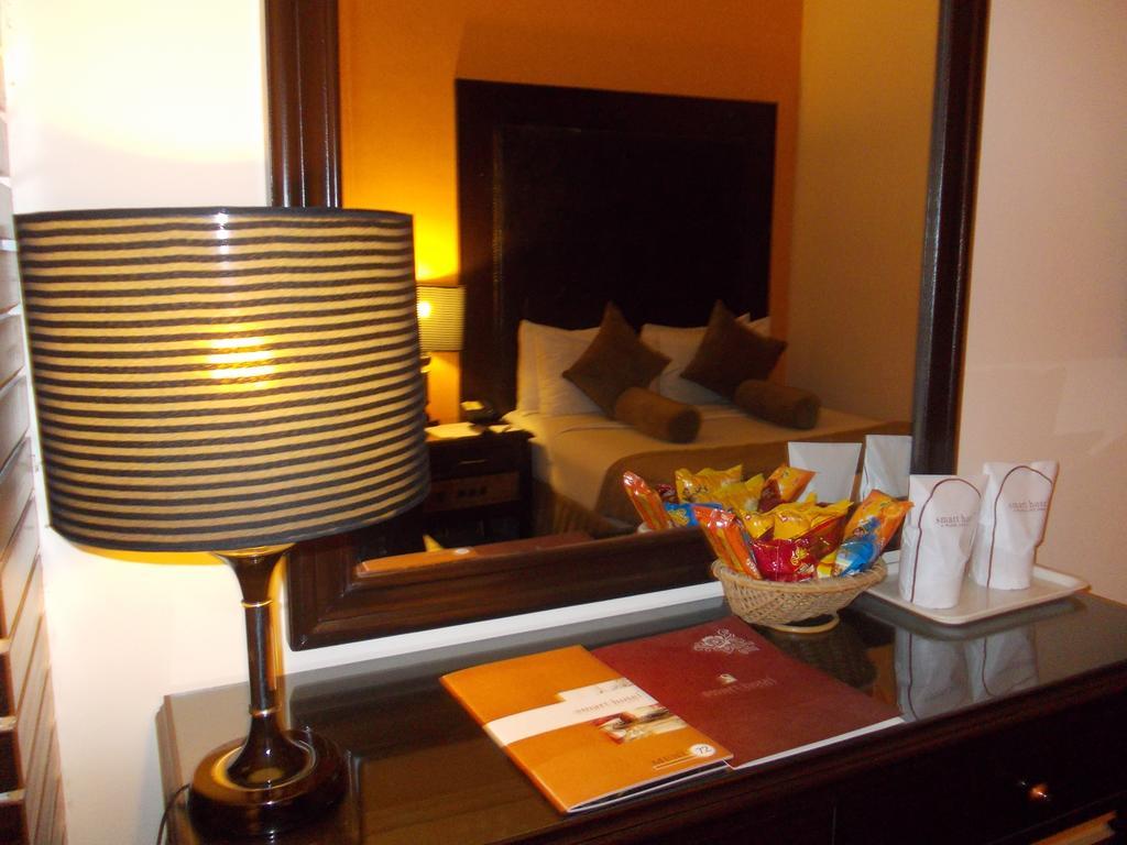 Smart Hotel Lahore Bilik gambar