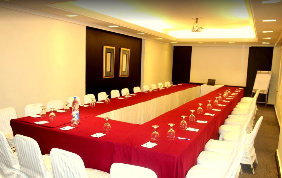 Smart Hotel Lahore Luaran gambar