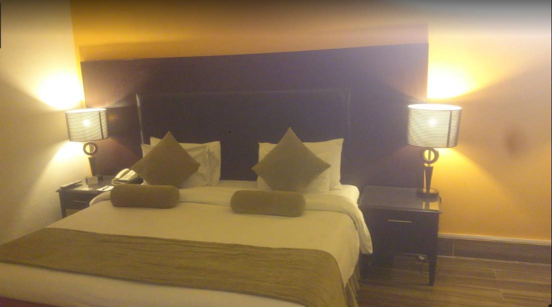 Smart Hotel Lahore Luaran gambar