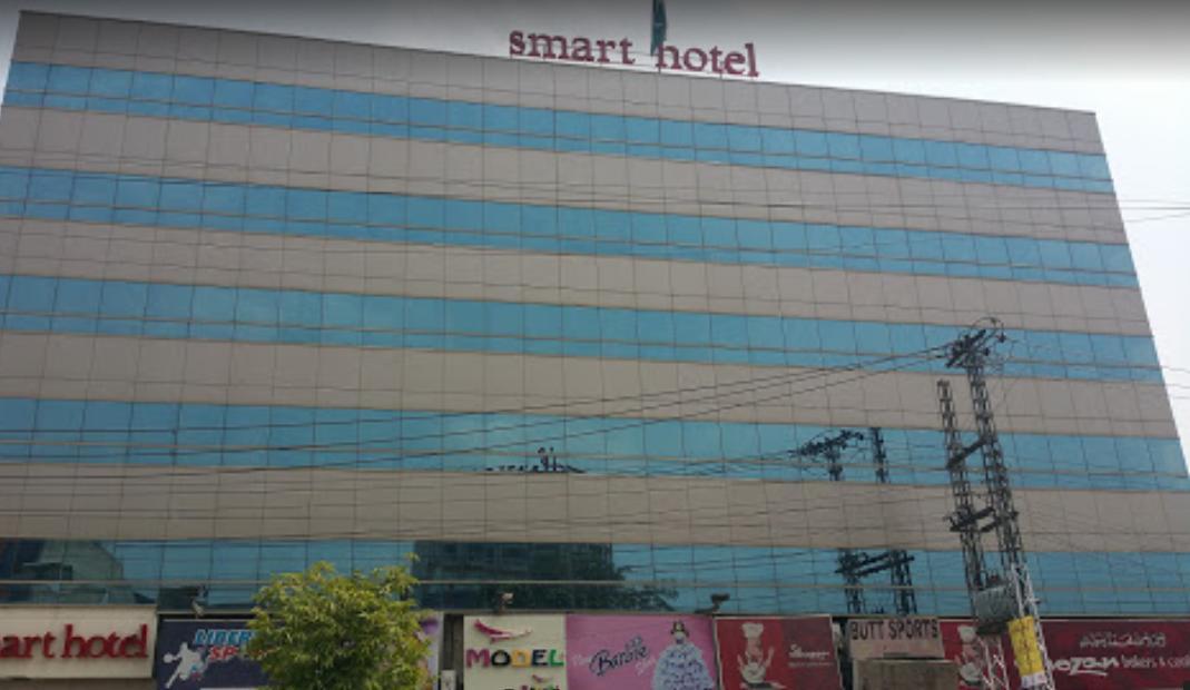 Smart Hotel Lahore Luaran gambar