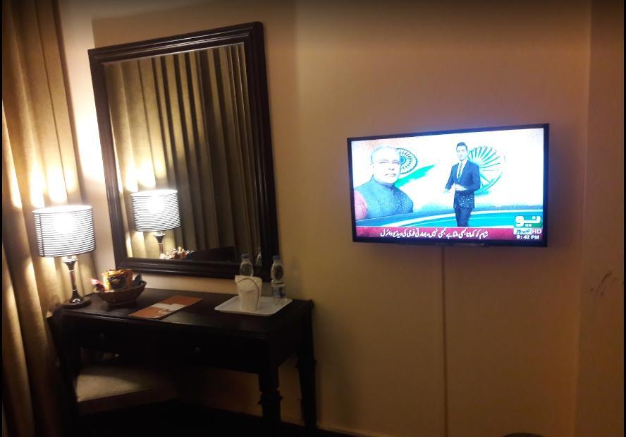 Smart Hotel Lahore Luaran gambar