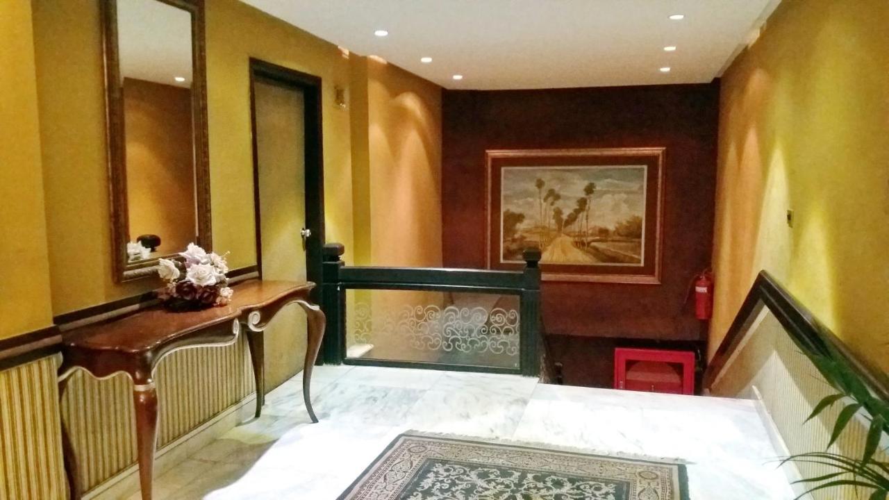 Smart Hotel Lahore Luaran gambar