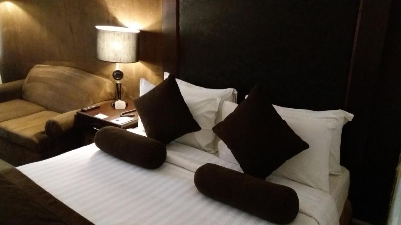 Smart Hotel Lahore Luaran gambar