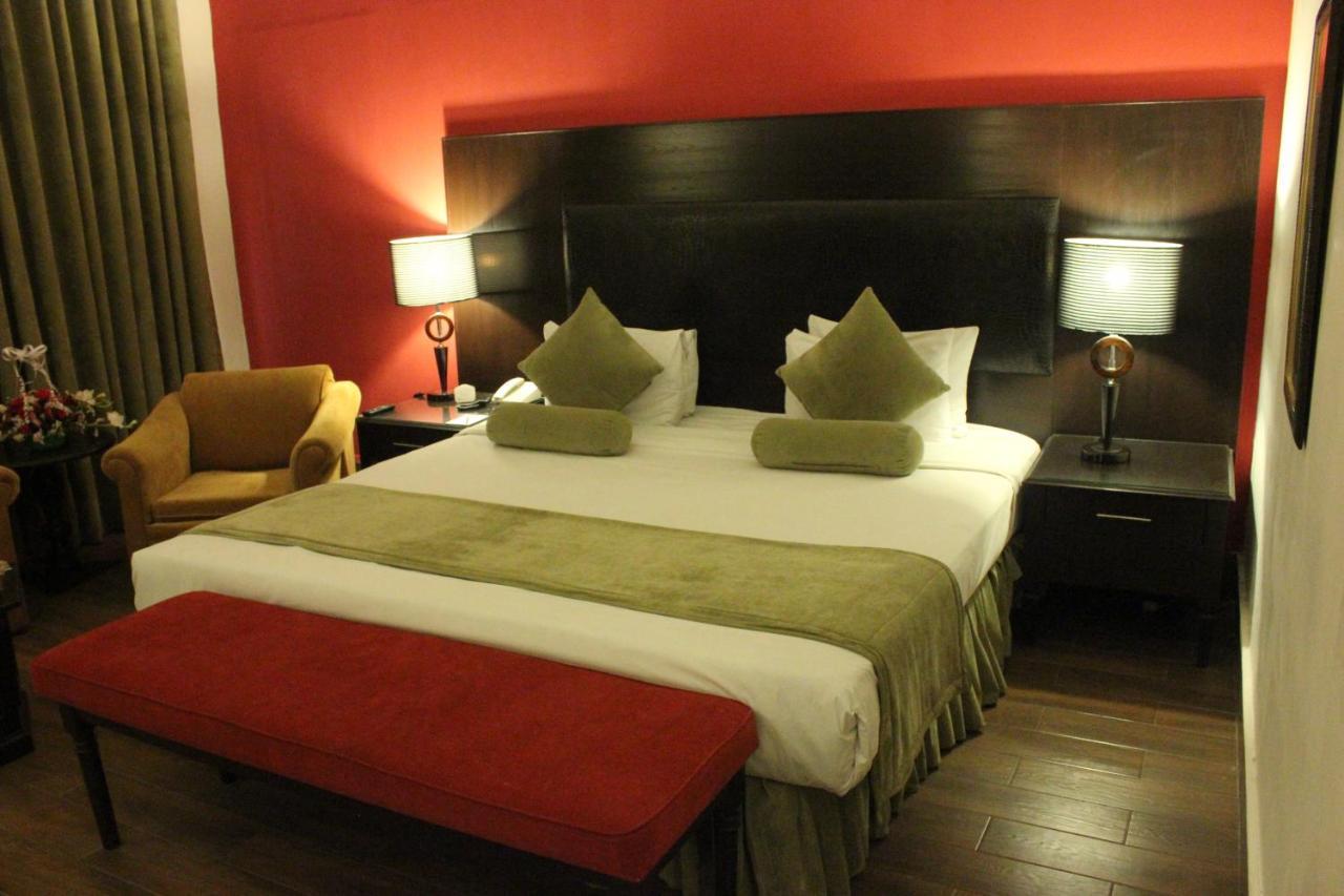 Smart Hotel Lahore Luaran gambar