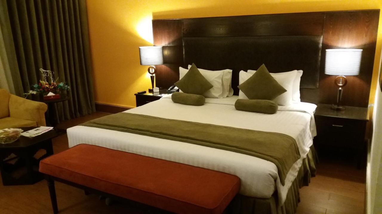Smart Hotel Lahore Luaran gambar