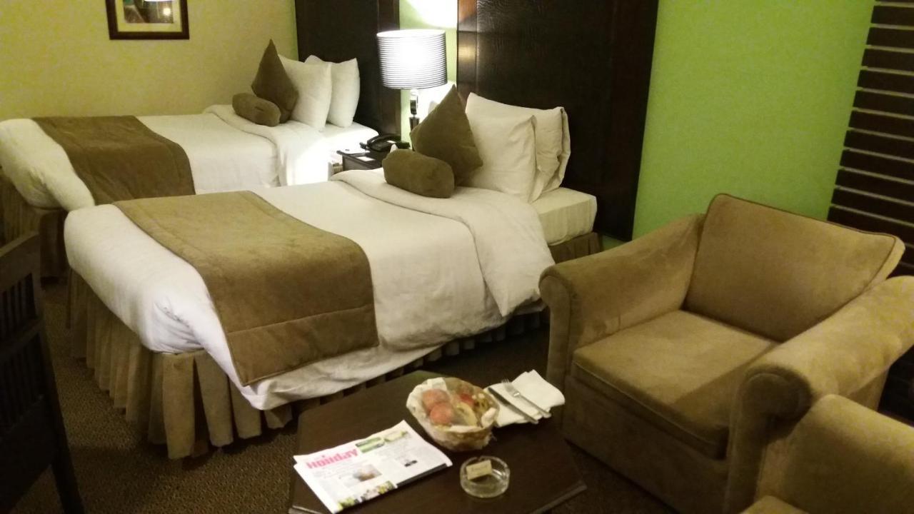 Smart Hotel Lahore Luaran gambar