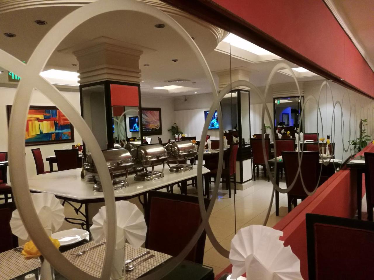 Smart Hotel Lahore Luaran gambar
