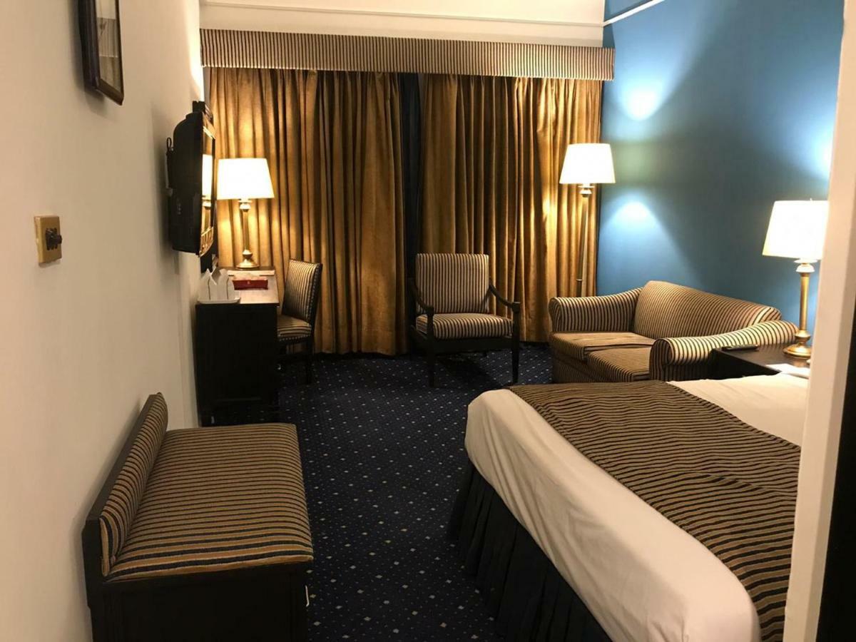 Smart Hotel Lahore Luaran gambar