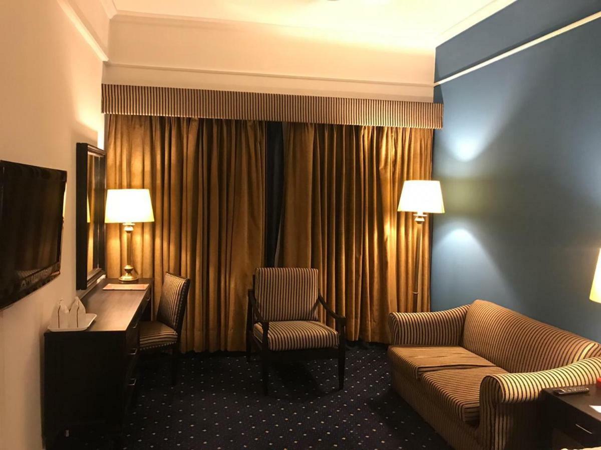 Smart Hotel Lahore Luaran gambar