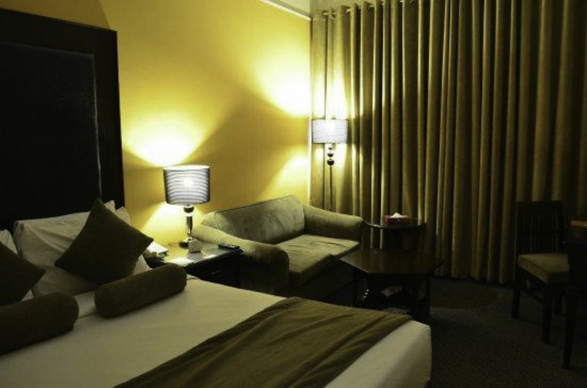 Smart Hotel Lahore Luaran gambar
